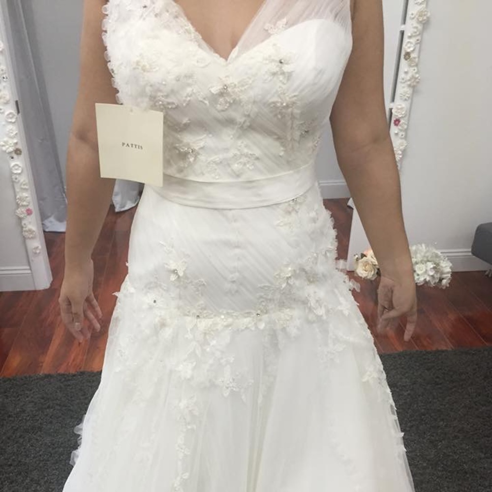 Pattis ivory wedding dress size 12